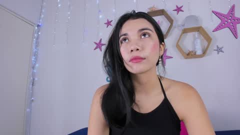 Snapshot of emiily_parkerr chatting on 12/21/24, 03:14 Emily online show from 12/21/24, 03:14