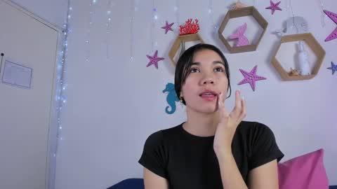 Snapshot of emiily_parkerr chatting on 02/20/25, 02:40 Emily online show from 02/20/25, 02:40