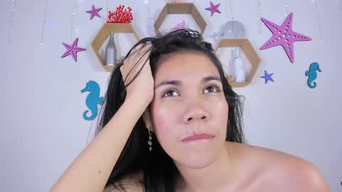 Snapshot of emiily_parkerr chatting on 03/06/25, 09:14 Emily online show from 03/06/25, 09:14