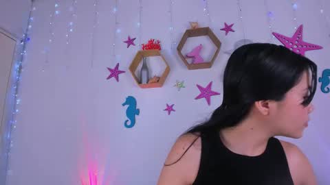 Snapshot of emiily_parkerr chatting on 09/17/25, 03:19 Emily online show from 09/17/25, 03:19