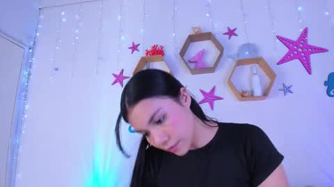 Snapshot of emiily_parkerr chatting on 10/10/25, 03:16 Emily online show from 10/10/25, 03:16