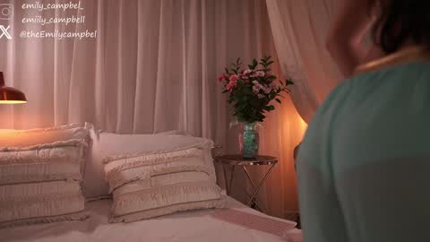 Emily Campbell online show from 10/31/25, 10:44