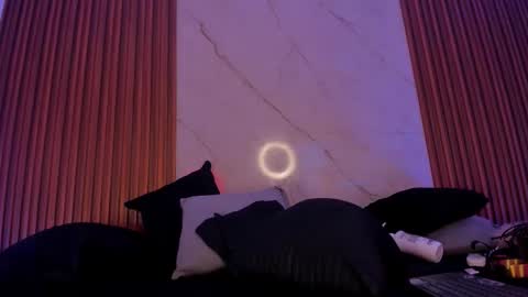   online show from 12/18/25, 07:53