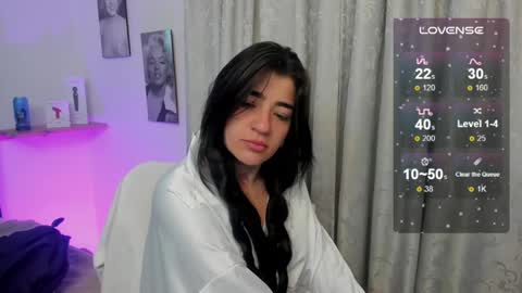 Snapshot of emilayton_ chatting on 01/25/25, 04:34 emilayton_ online show from 01/25/25, 04:34