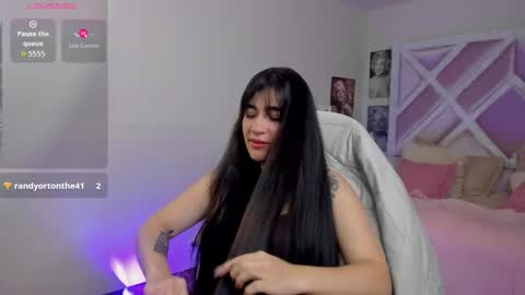 Snapshot of emilayton_ chatting on 09/20/25, 08:32 emilayton_ online show from 09/20/25, 08:32