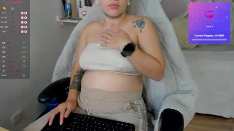 emilayton_ online show from 02/17/26, 06:36