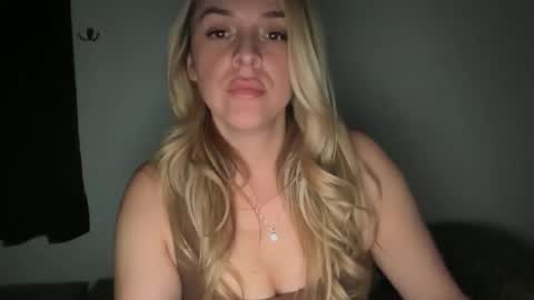 Snapshot of emilelovesyou chatting on 01/17/26, 07:02 emilelovesyou online show from 01/17/26, 07:02