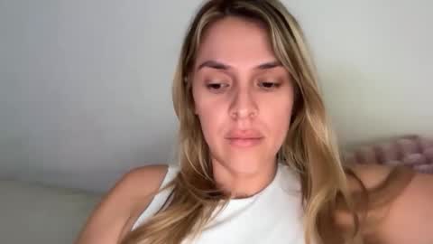 emilelovesyou online show from 04/25/26, 01:41