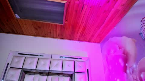 Emili clark  online show from 11/27/25, 05:09