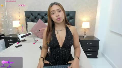 Snapshot of emili_lenus chatting on 05/26/26, 11:50 Emili Lenus online show from 05/26/26, 11:50