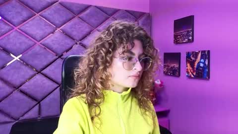 Snapshot of emili_rouse_ chatting on 09/28/25, 05:51 Emy  online show from 09/28/25, 05:51