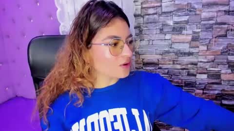 Snapshot of emili_rouse_ chatting on 09/30/25, 04:45 Emy  online show from 09/30/25, 04:45