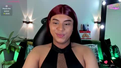 Snapshot of emili_roux chatting on 05/16/26, 10:12 Emili roux online show from 05/16/26, 10:12