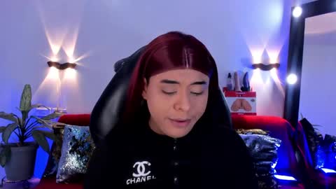 Snapshot of emili_roux chatting on 05/20/26, 10:21 Emili roux online show from 05/20/26, 10:21