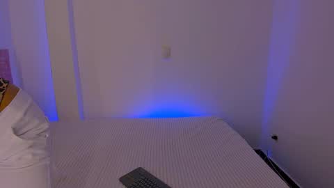 emili_williams10 online show from 07/09/26, 11:53