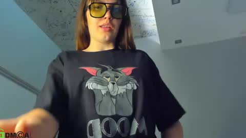 Emilia online show from 06/18/26, 01:17