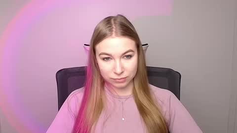 Emilia online show from 02/08/25, 06:12