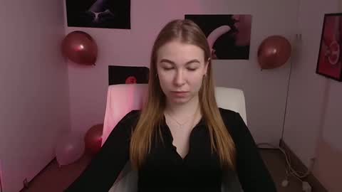 Emilia online show from 02/19/25, 06:11