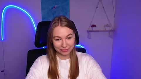 Emilia online show from 11/03/25, 06:36