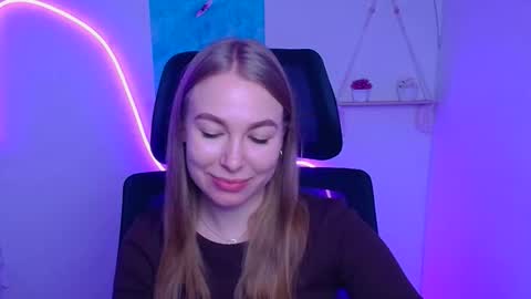 Emilia online show from 12/01/25, 06:29