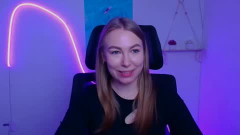 Emilia online show from 12/05/25, 06:44