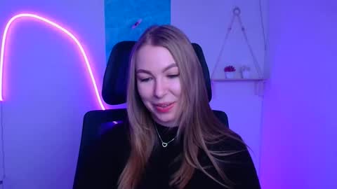 Emilia online show from 12/23/25, 06:33