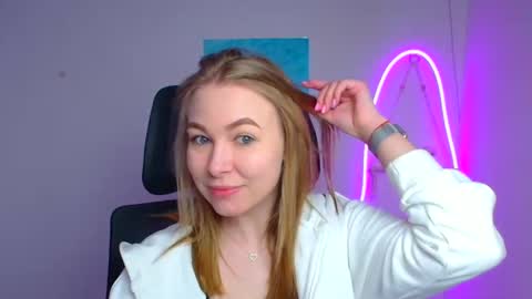 Emilia online show from 03/23/26, 06:28