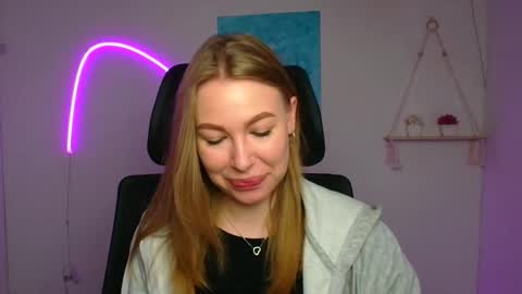 Emilia online show from 04/21/26, 05:36