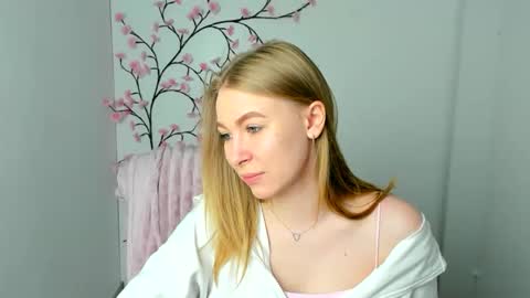 Emilia online show from 05/20/26, 05:46