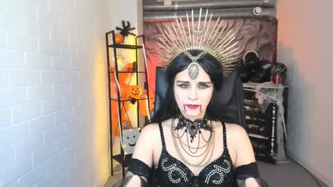 Snapshot of emiliabedy chatting on 10/31/25, 09:10 Emilia Bedy online show from 10/31/25, 09:10