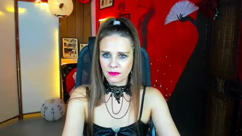 Snapshot of emiliabedy chatting on 11/14/25, 05:17 Emilia Bedy online show from 11/14/25, 05:17