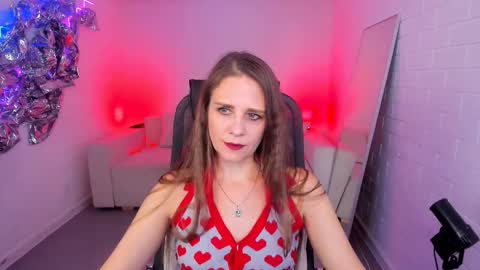 Snapshot of emiliabedy chatting on 11/18/25, 09:14 Emilia Bedy online show from 11/18/25, 09:14