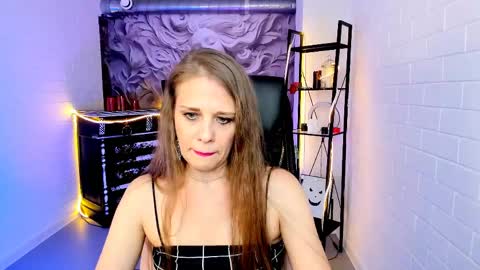 Snapshot of emiliabedy chatting on 05/06/26, 09:14 Emilia Bedy online show from 05/06/26, 09:14