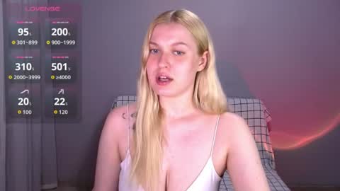 Snapshot of emiliaduchess chatting on 07/06/26, 05:26 Amili online show from 07/06/26, 05:26