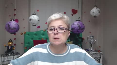 EmiliaGree online show from 10/26/25, 06:19