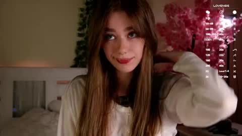 Snapshot of emiliaheather chatting on 05/24/26, 12:15 Tessa online show from 05/24/26, 12:15