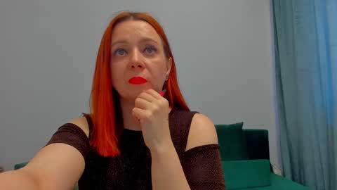 Emiliana online show from 05/18/26, 10:10