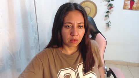 emiliany layla perez online show from 12/24/24, 05:38