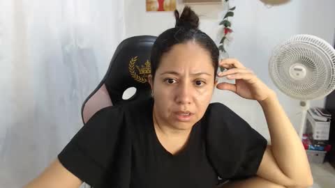 emiliany layla perez online show from 09/15/25, 03:06