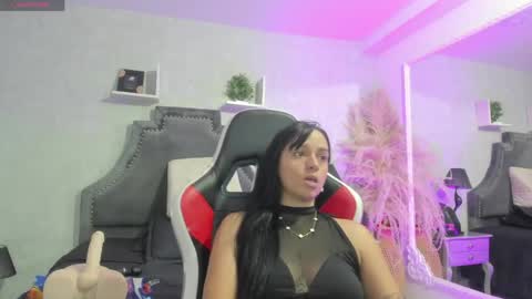 Snapshot of emiliarose_ chatting on 05/08/26, 09:31 EmiliaRose online show from 05/08/26, 09:31
