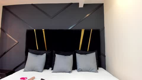 Emillie online show from 01/14/25, 05:23