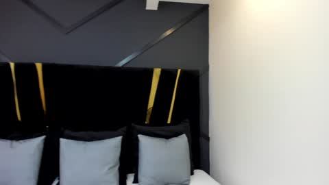 Emillie online show from 01/28/25, 05:14