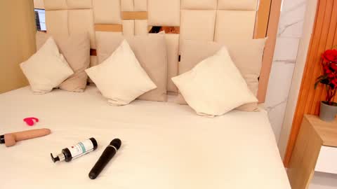 Emillie online show from 02/08/25, 12:39