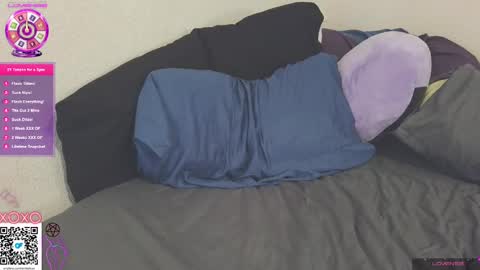 Snapshot of emiliefoxx chatting on 12/03/24, 03:09 emilie foxx online show from 12/03/24, 03:09