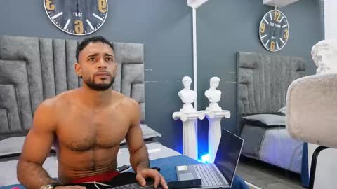 Snapshot of emilio_brandon chatting on 04/29/26, 11:03 Emilio online show from 04/29/26, 11:03