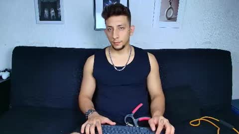 Snapshot of emiliocum_24 chatting on 07/30/26, 04:44 EMILIOCUM online show from 07/30/26, 04:44