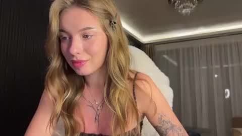 Snapshot of emilivibe chatting on 07/21/26, 07:49 emilivibe online show from 07/21/26, 07:49