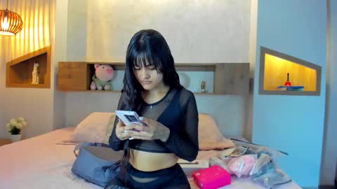 Emily Beaumont. online show from 02/19/26, 11:39