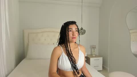 Snapshot of emilly_duque chatting on 07/14/26, 04:06 Emilly online show from 07/14/26, 04:06