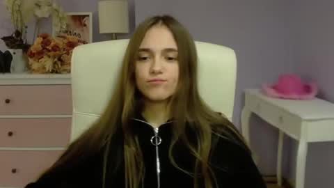 Emilly online show from 01/31/25, 10:42